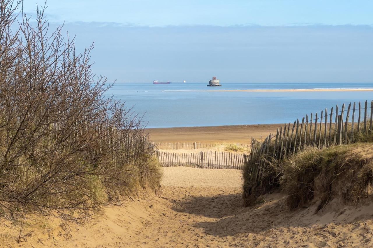 Den Of Joy Humberston Fitties Sleeps 6,Hot Tub,Log Burner Villa Cleethorpes Exteriör bild