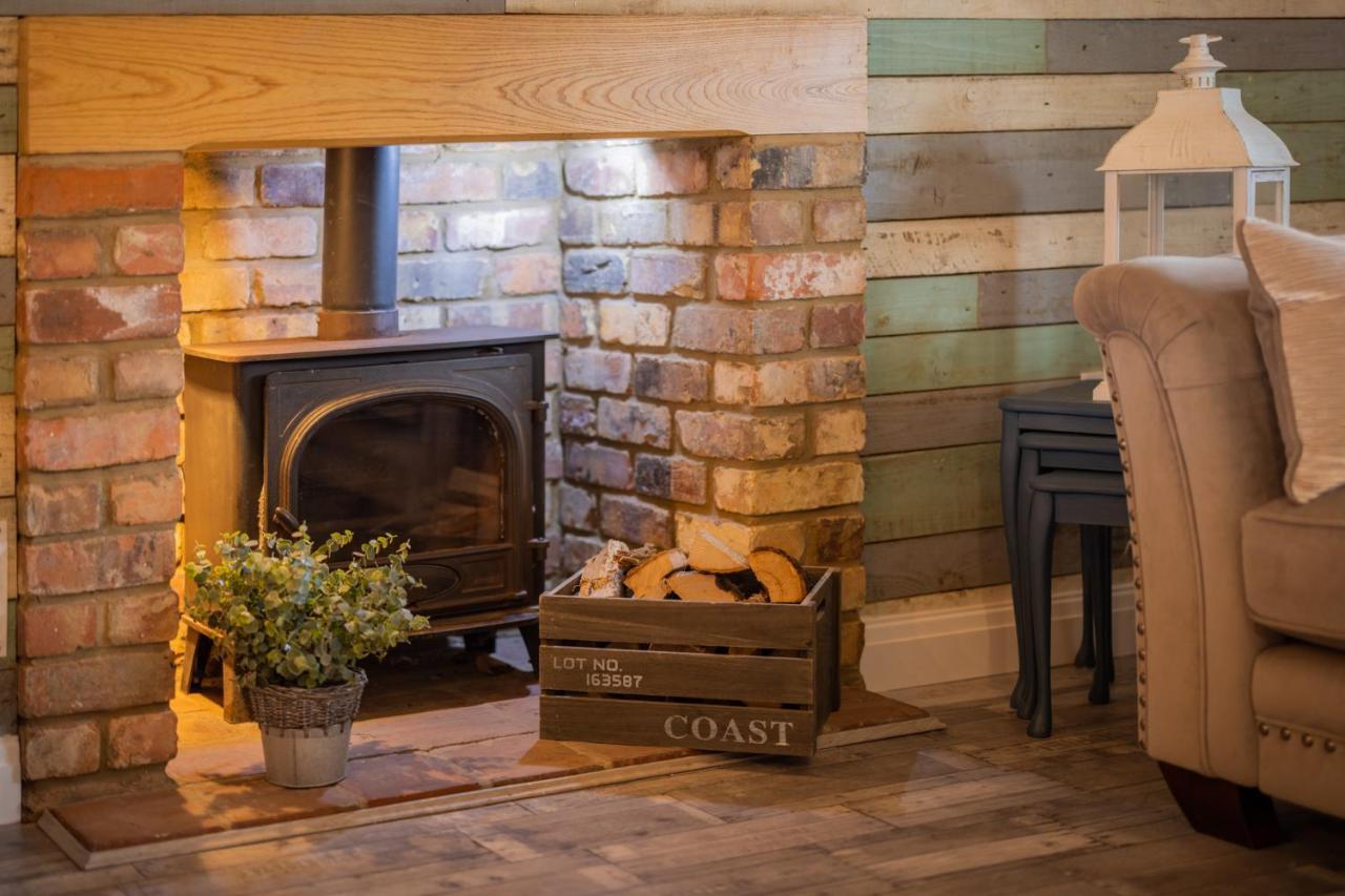 Den Of Joy Humberston Fitties Sleeps 6,Hot Tub,Log Burner Villa Cleethorpes Exteriör bild