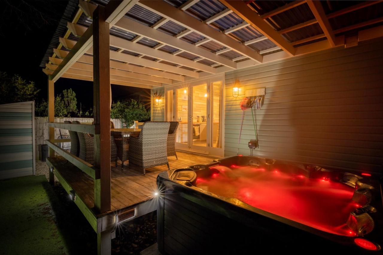 Den Of Joy Humberston Fitties Sleeps 6,Hot Tub,Log Burner Villa Cleethorpes Exteriör bild