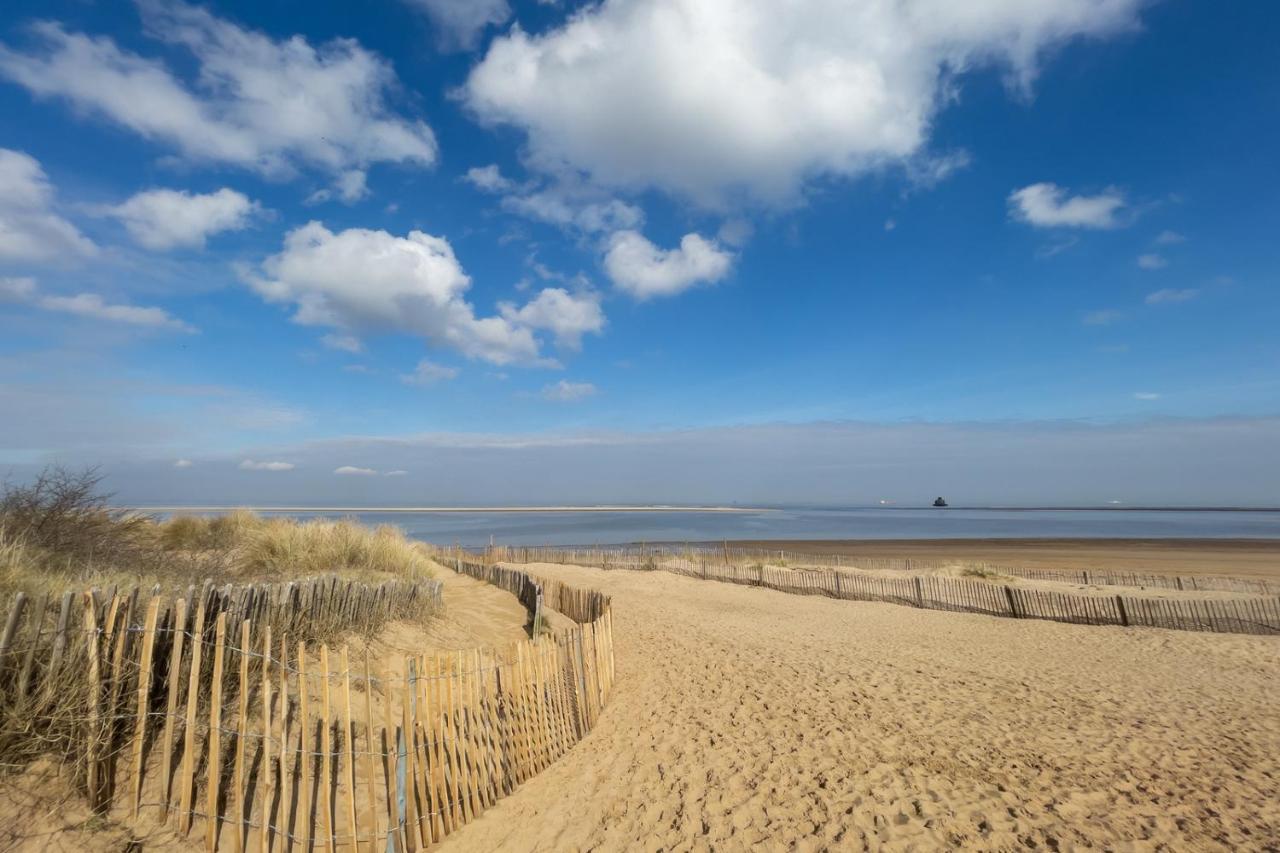 Den Of Joy Humberston Fitties Sleeps 6,Hot Tub,Log Burner Villa Cleethorpes Exteriör bild