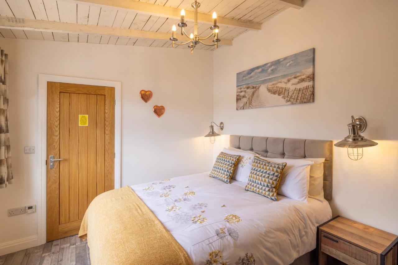 Den Of Joy Humberston Fitties Sleeps 6,Hot Tub,Log Burner Villa Cleethorpes Exteriör bild