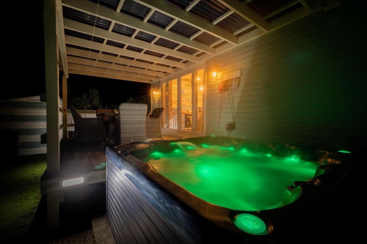 Den Of Joy Humberston Fitties Sleeps 6,Hot Tub,Log Burner Villa Cleethorpes Exteriör bild